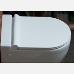 Royal Axa One slim toilets�de m/soft close &amp; quick release beslag